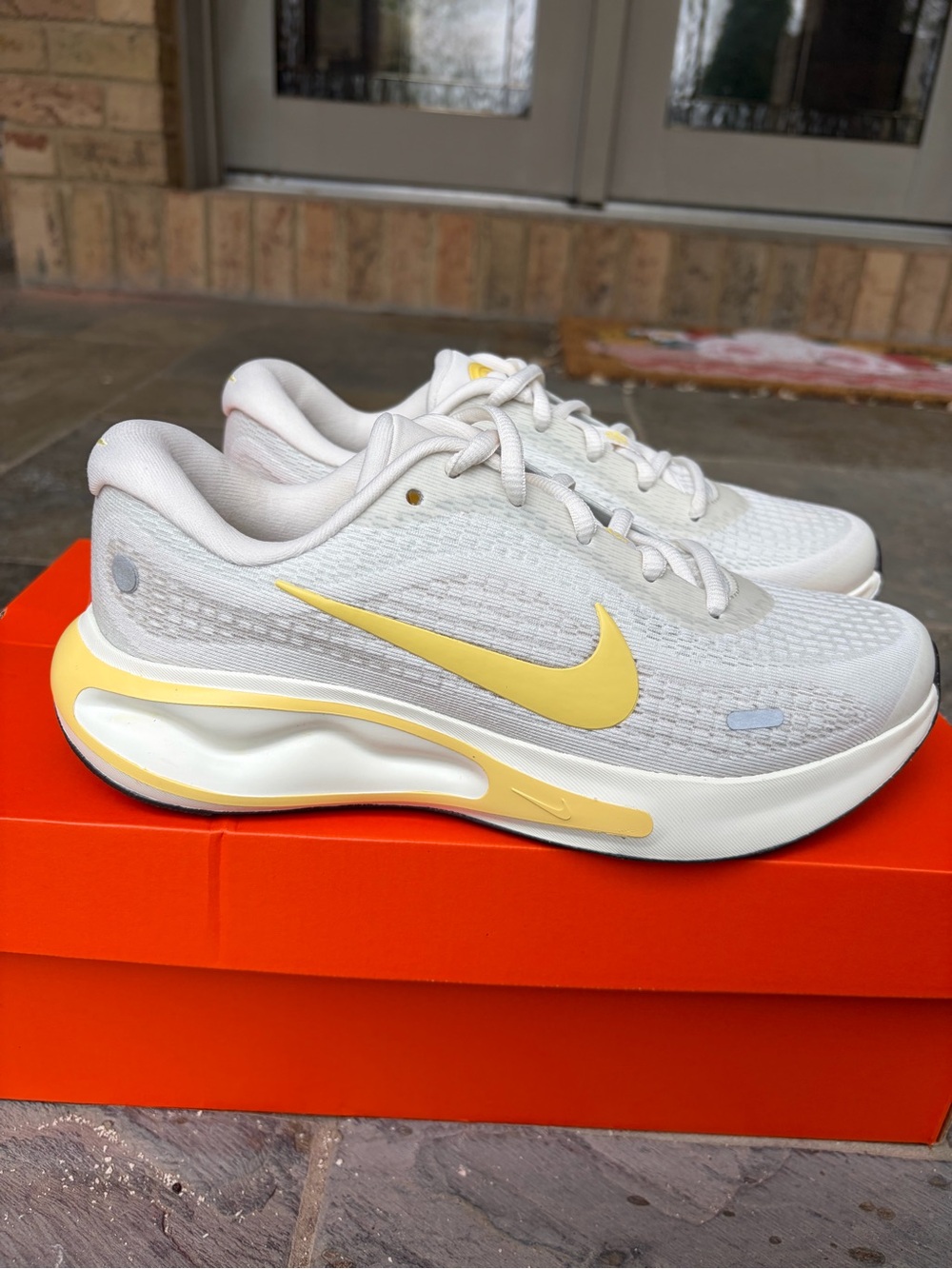 Nike Journey Run Women's Running shoes FJ7765-112  SAIL/SOFT YELLOW EUR 36.5